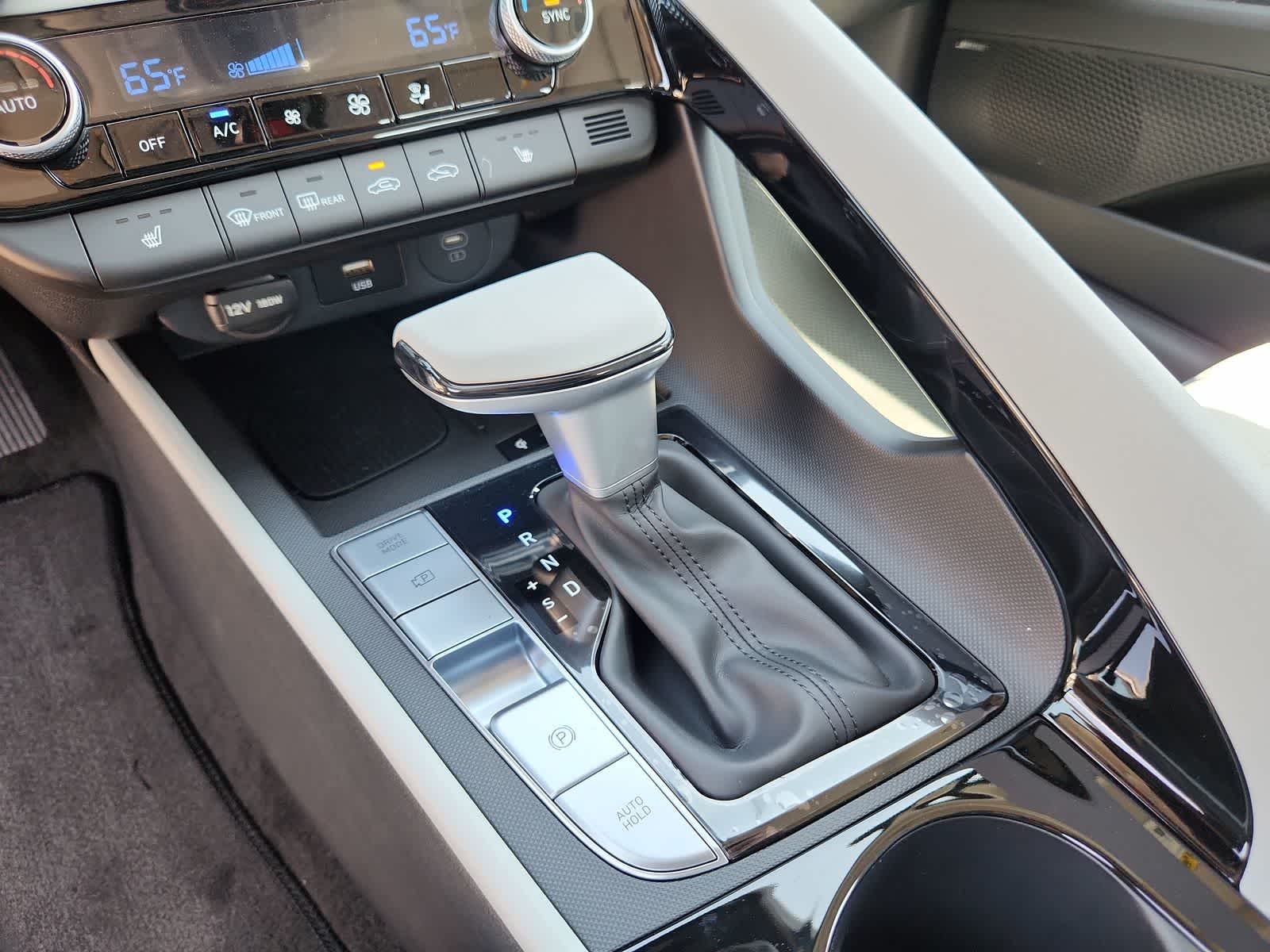 Thumbnail: 2025 Hyundai Elantra - 21