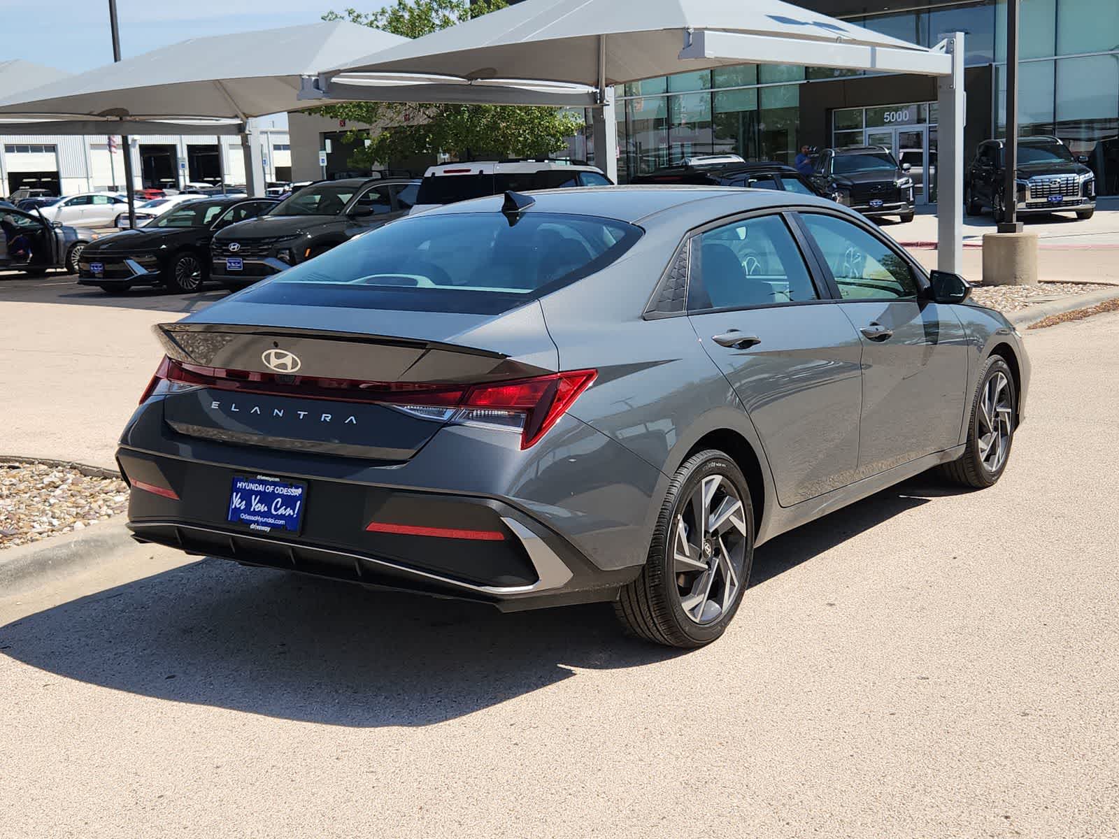 Thumbnail: 2025 Hyundai Elantra - 8