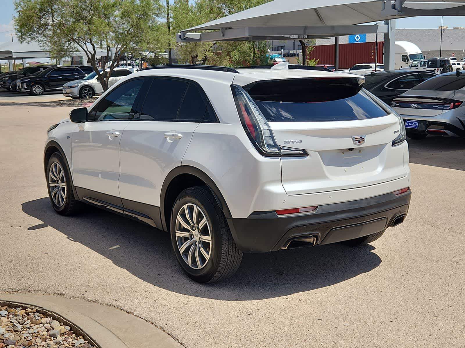 Thumbnail: 2021 Cadillac XT4 - 6