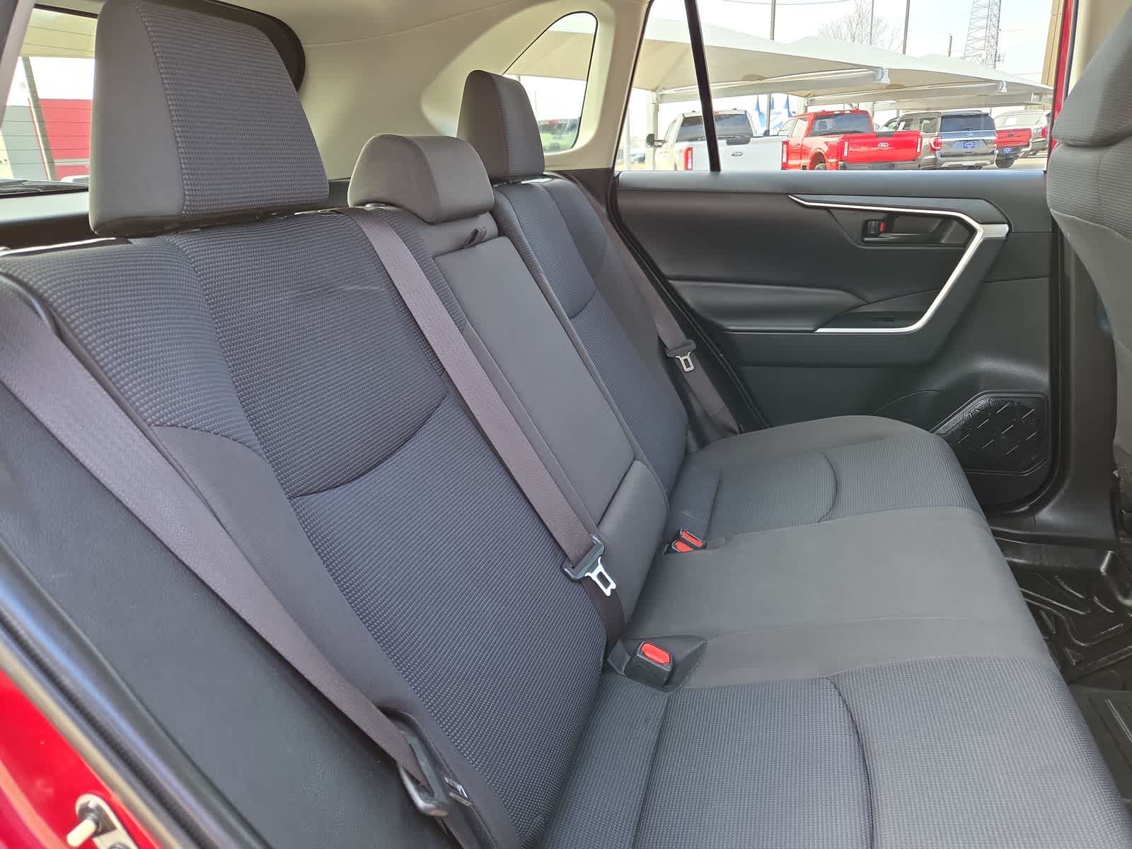 Thumbnail: 2019 Toyota RAV4 - 17