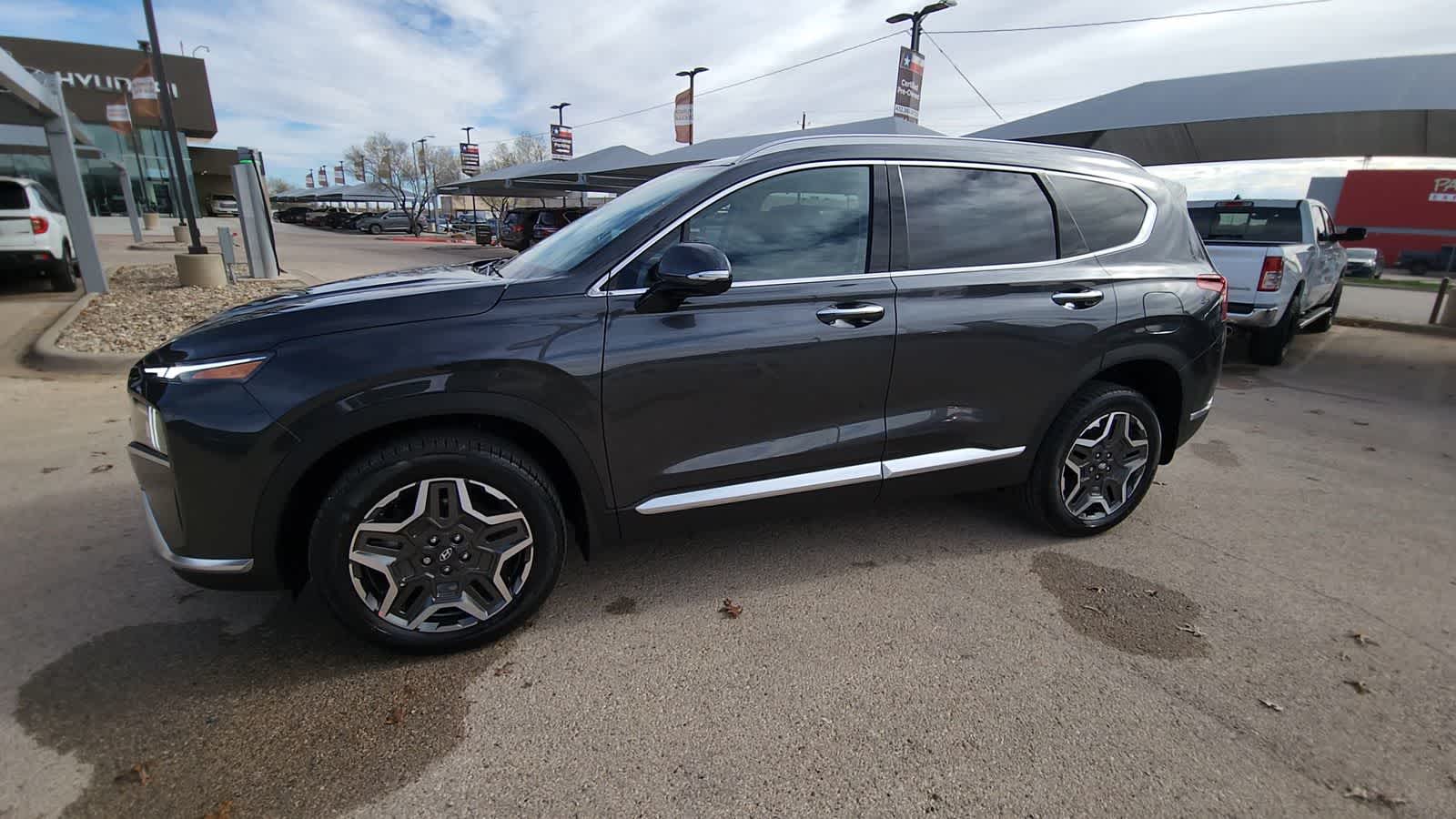 Thumbnail: 2023 Hyundai Santa Fe - 5