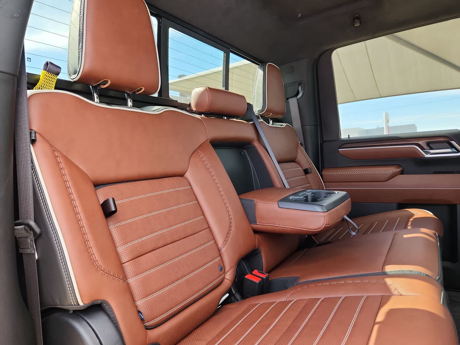 Thumbnail: 2025 GMC Sierra 3500 - 17