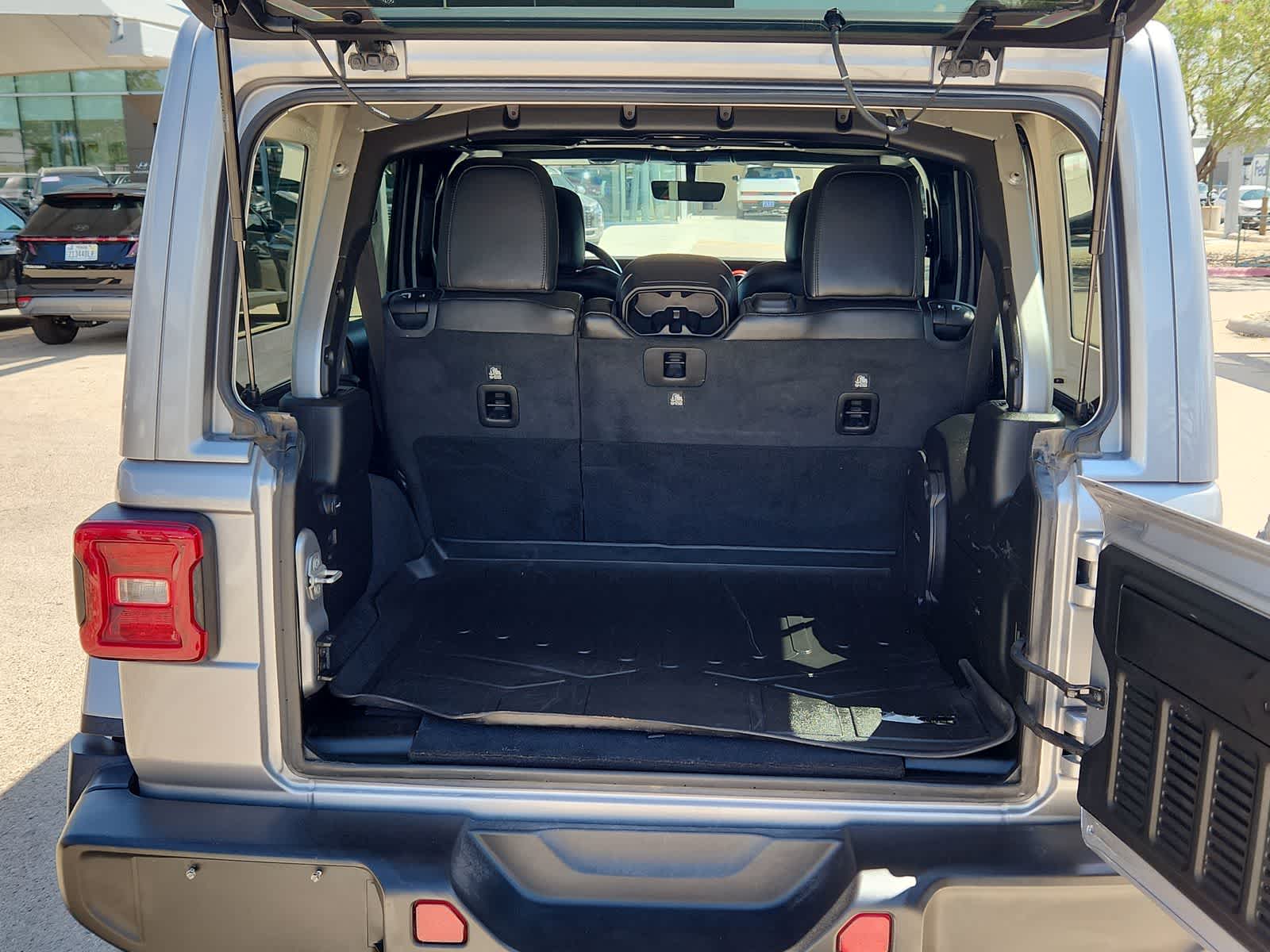 Thumbnail: 2021 Jeep Wrangler - 23