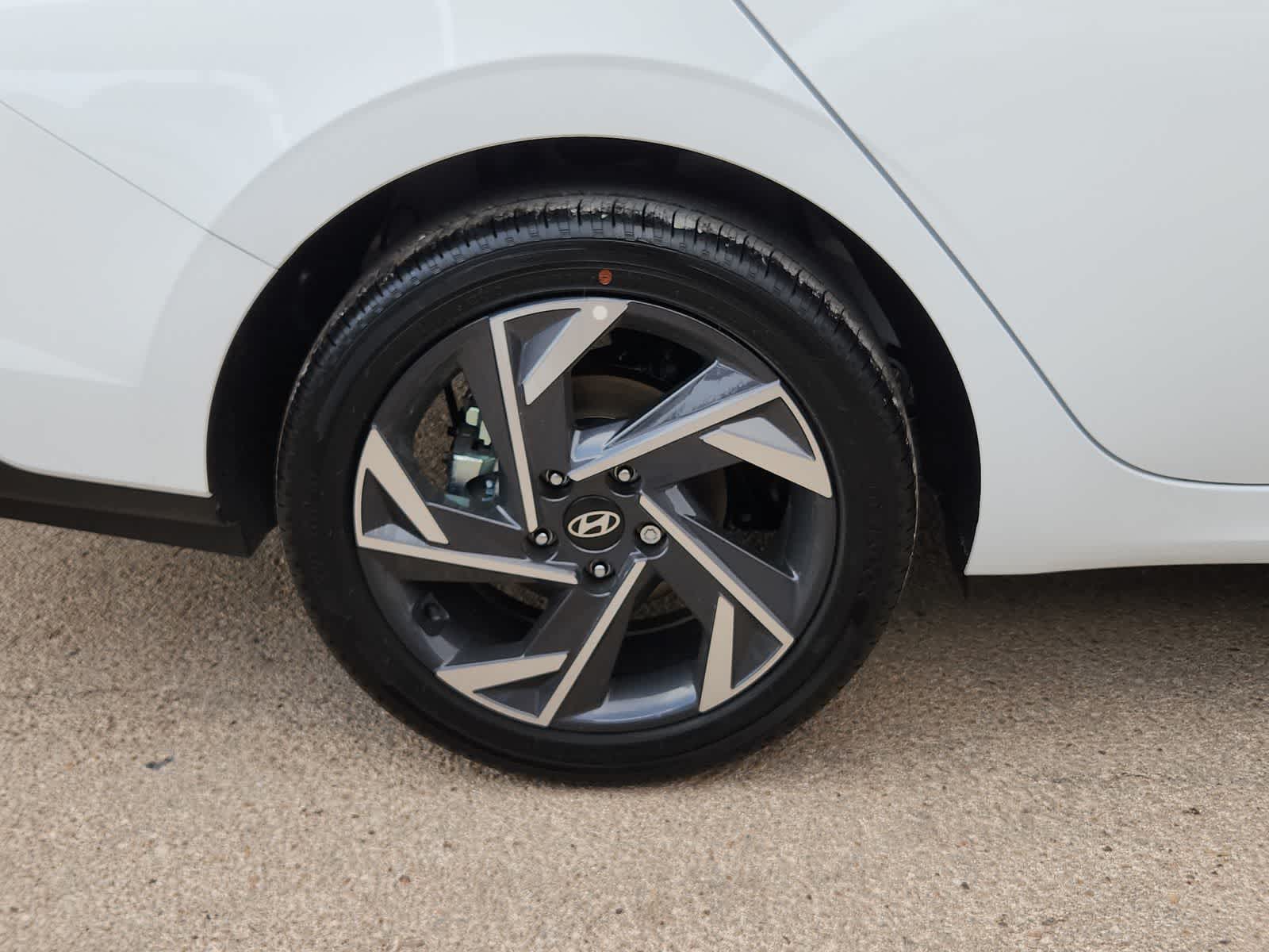 Thumbnail: 2025 Hyundai Elantra - 16