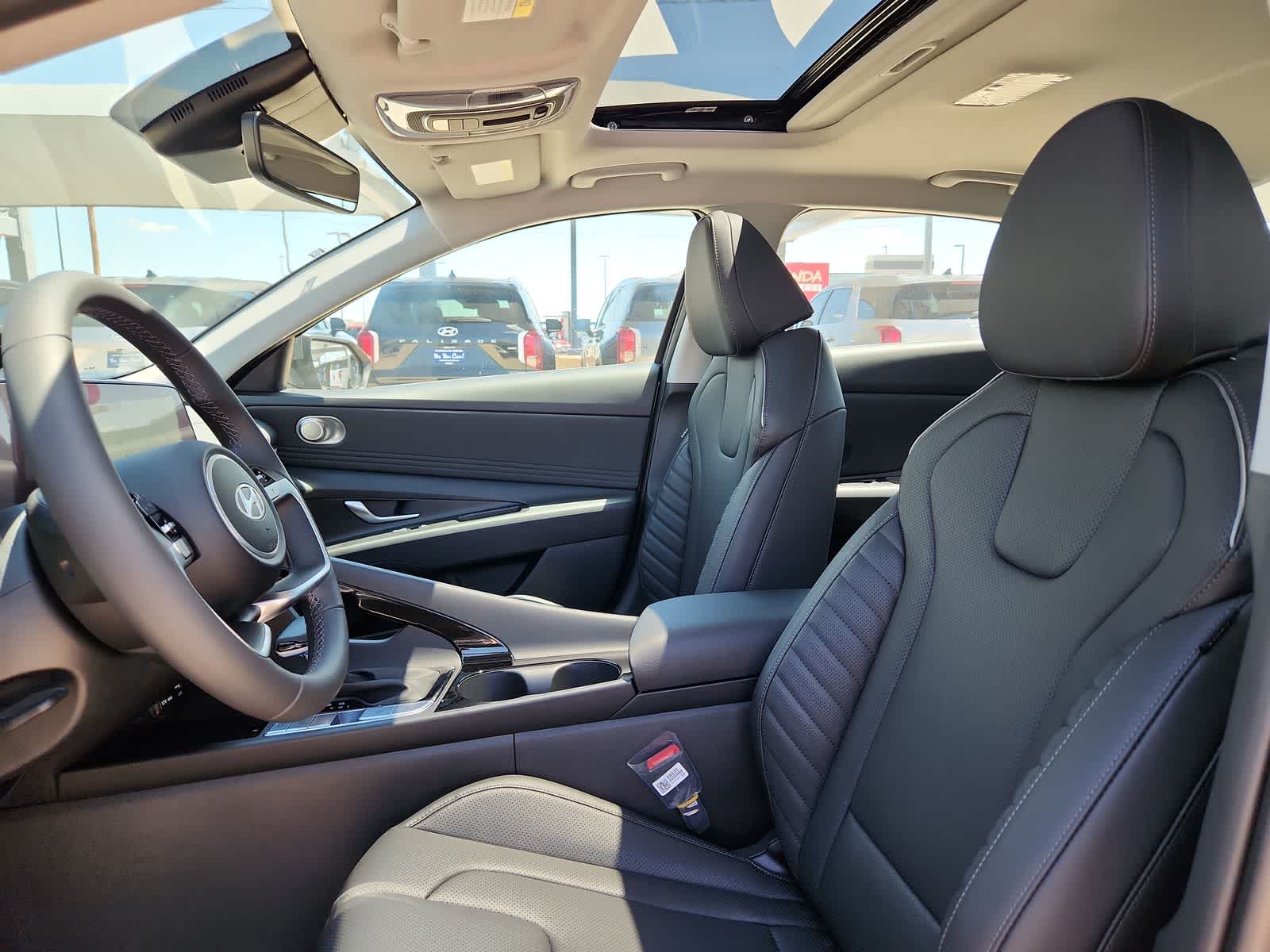 Thumbnail: 2025 Hyundai Elantra - 15