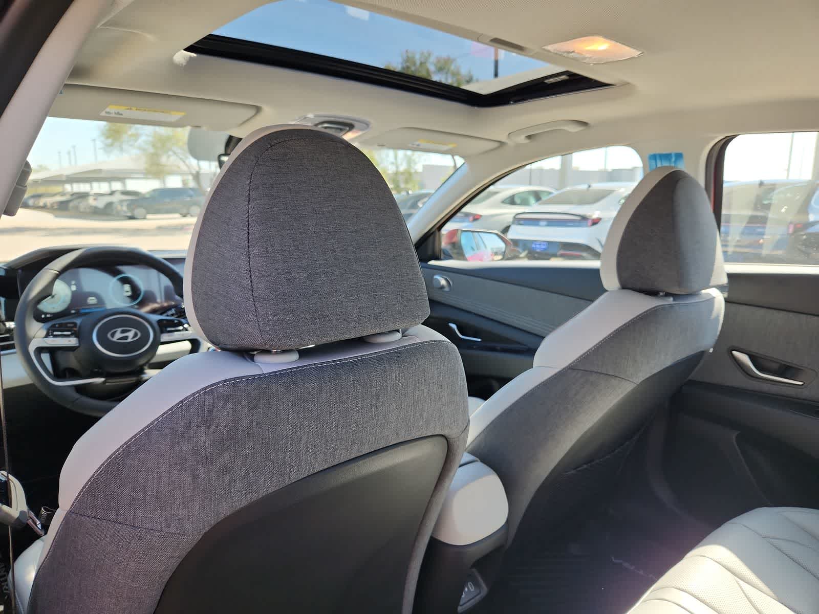 Thumbnail: 2025 Hyundai Elantra - 16