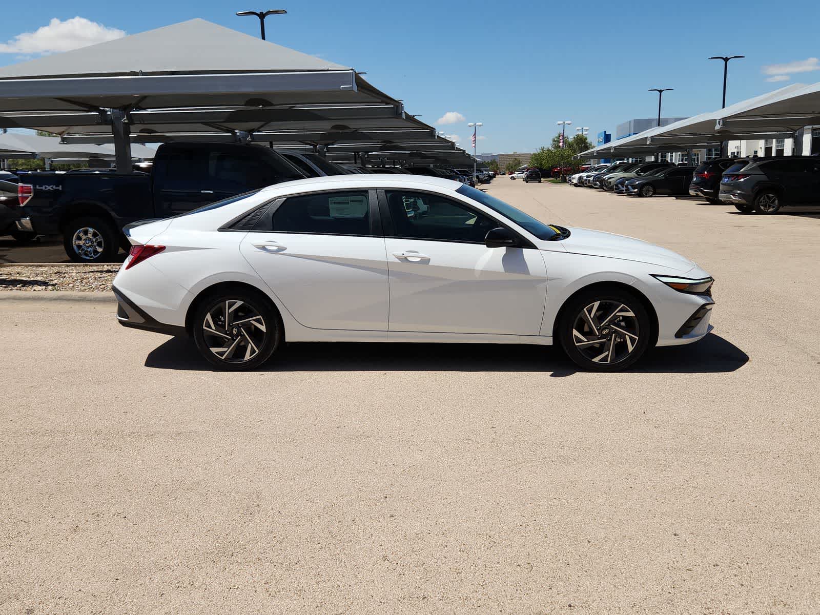 Thumbnail: 2025 Hyundai Elantra - 9