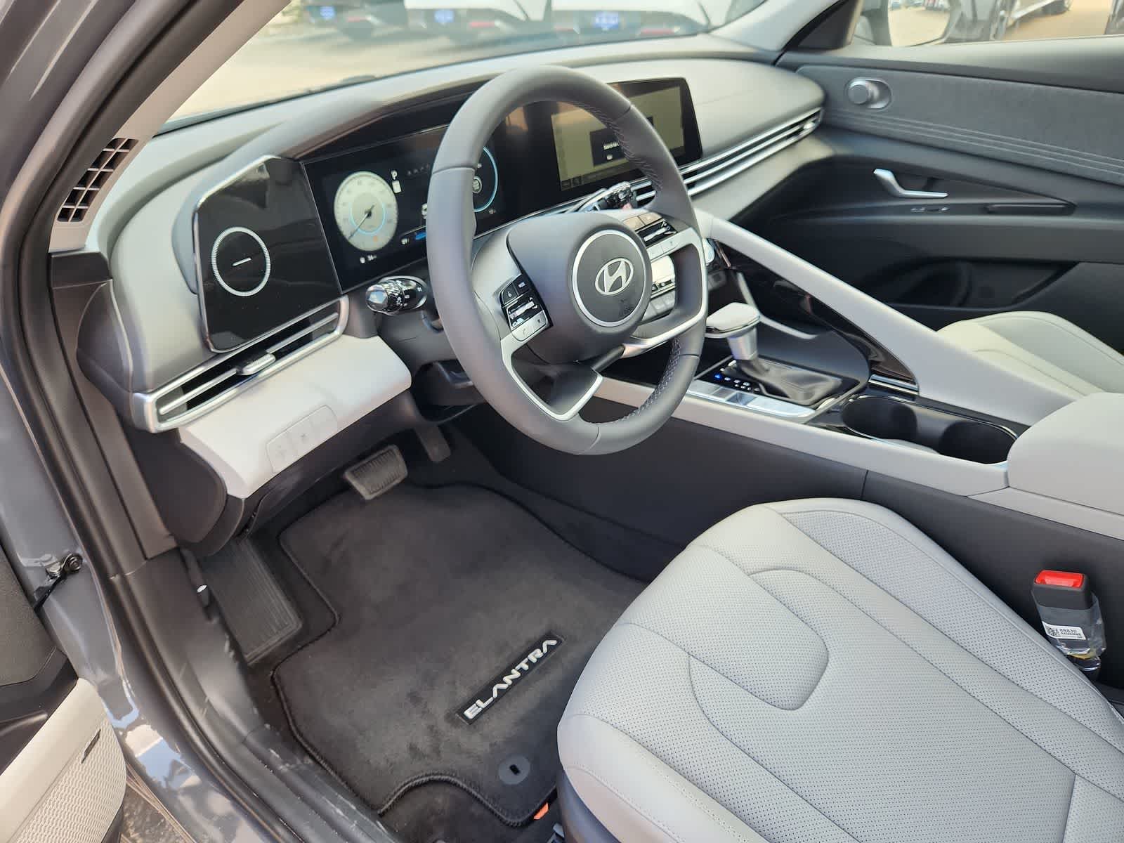 Thumbnail: 2025 Hyundai Elantra - 10