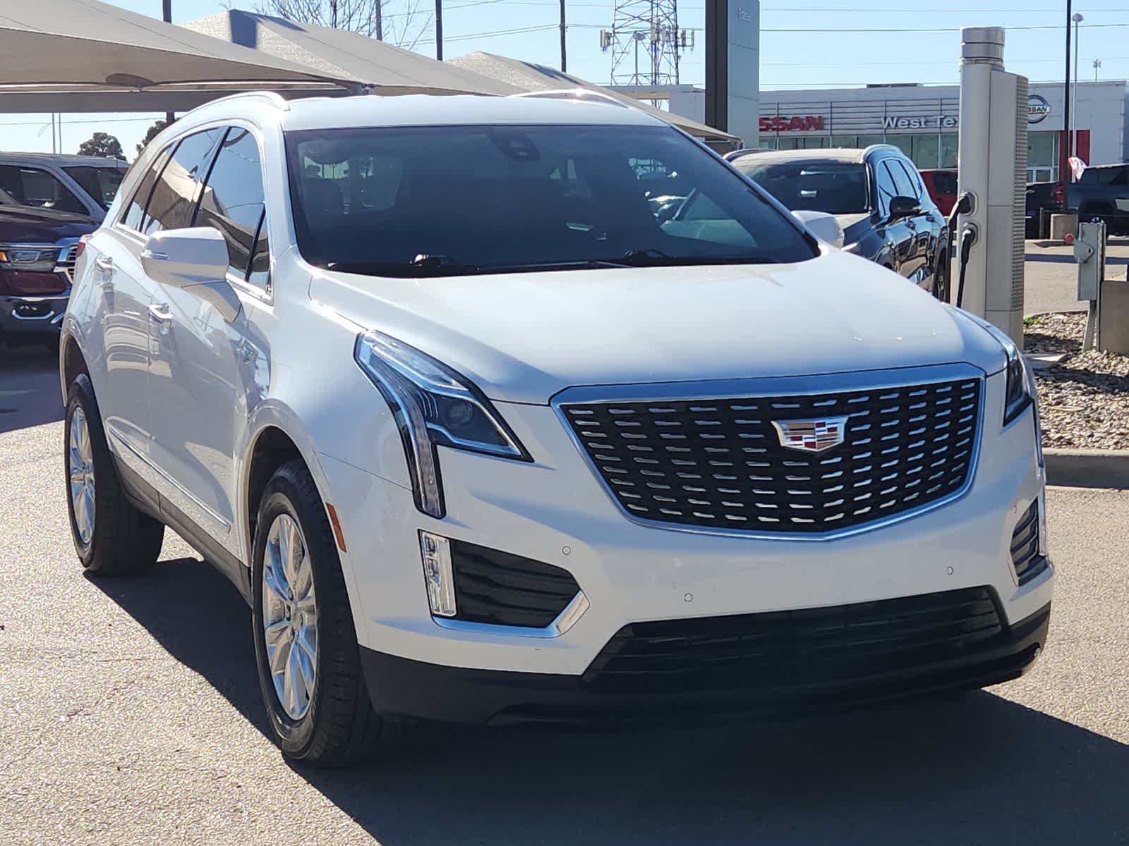 Thumbnail: 2024 Cadillac XT5 - 3