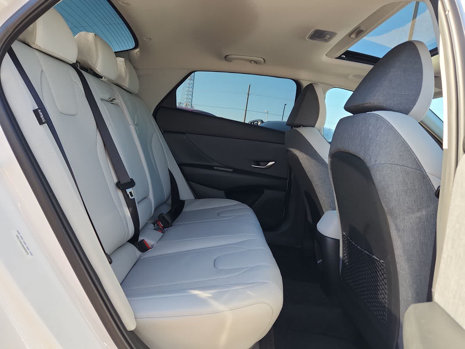 Thumbnail: 2025 Hyundai Elantra - 17