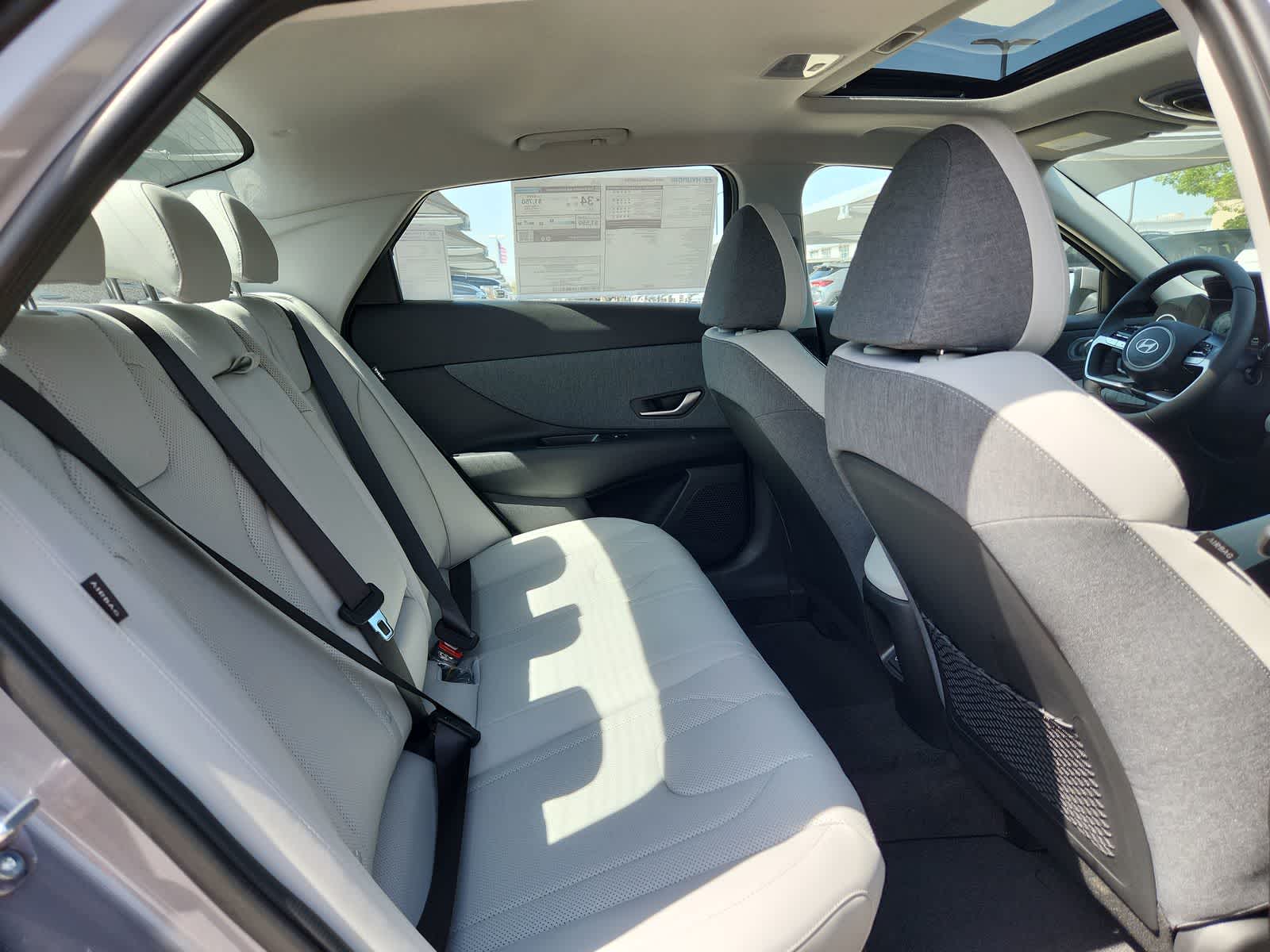 Thumbnail: 2025 Hyundai Elantra - 17