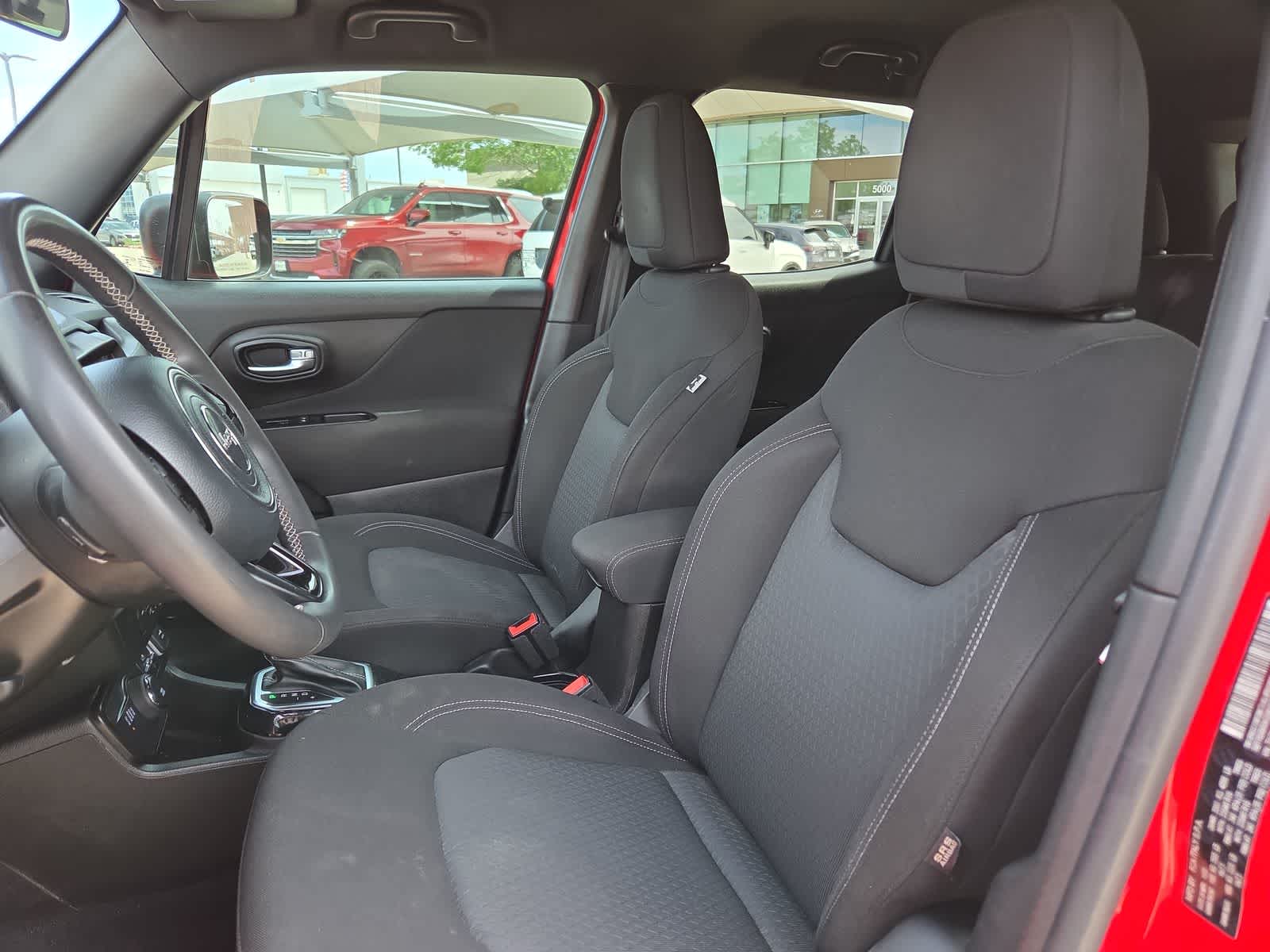 Thumbnail: 2021 Jeep Renegade - 15