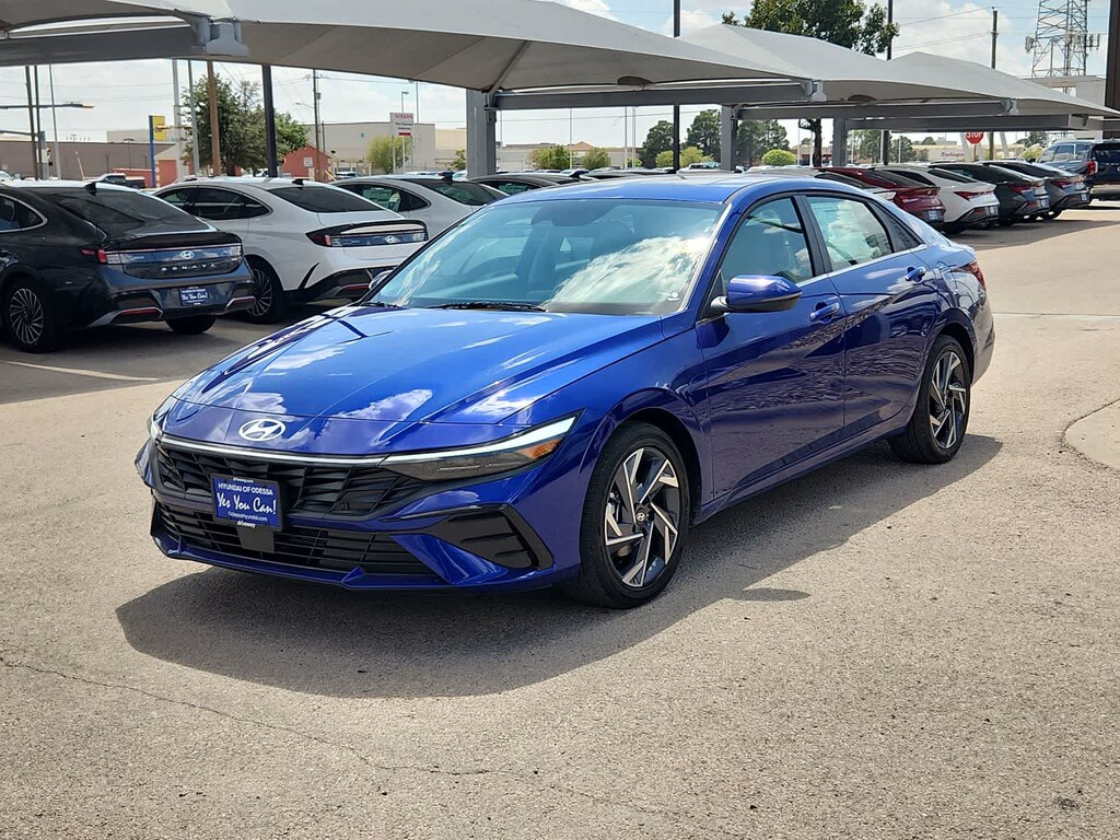 New 2025 Hyundai Elantra Limited Sedan