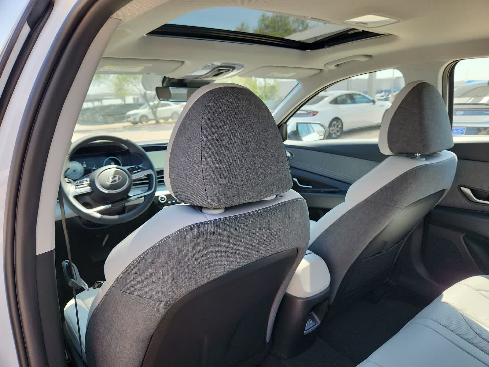 Thumbnail: 2025 Hyundai Elantra - 16