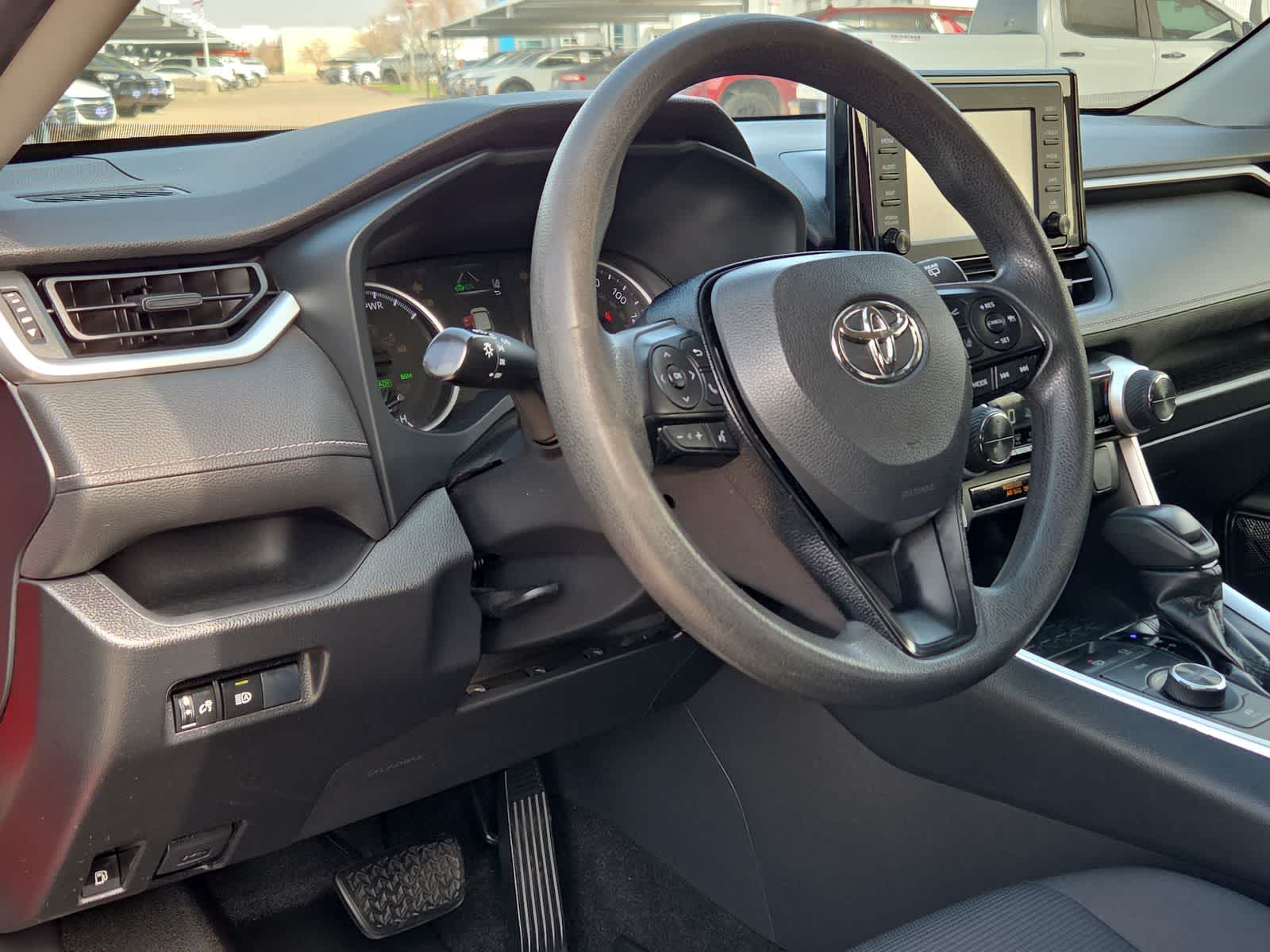 Thumbnail: 2019 Toyota RAV4 - 10