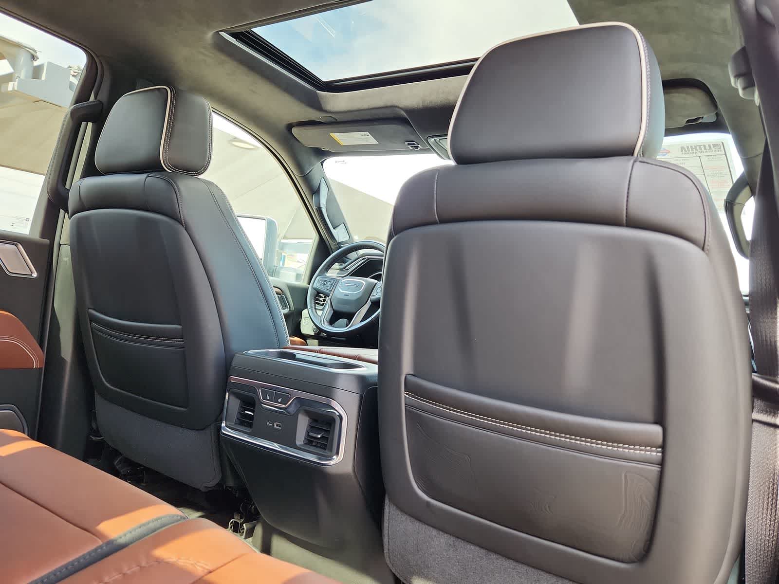 Thumbnail: 2025 GMC Sierra 3500 - 16