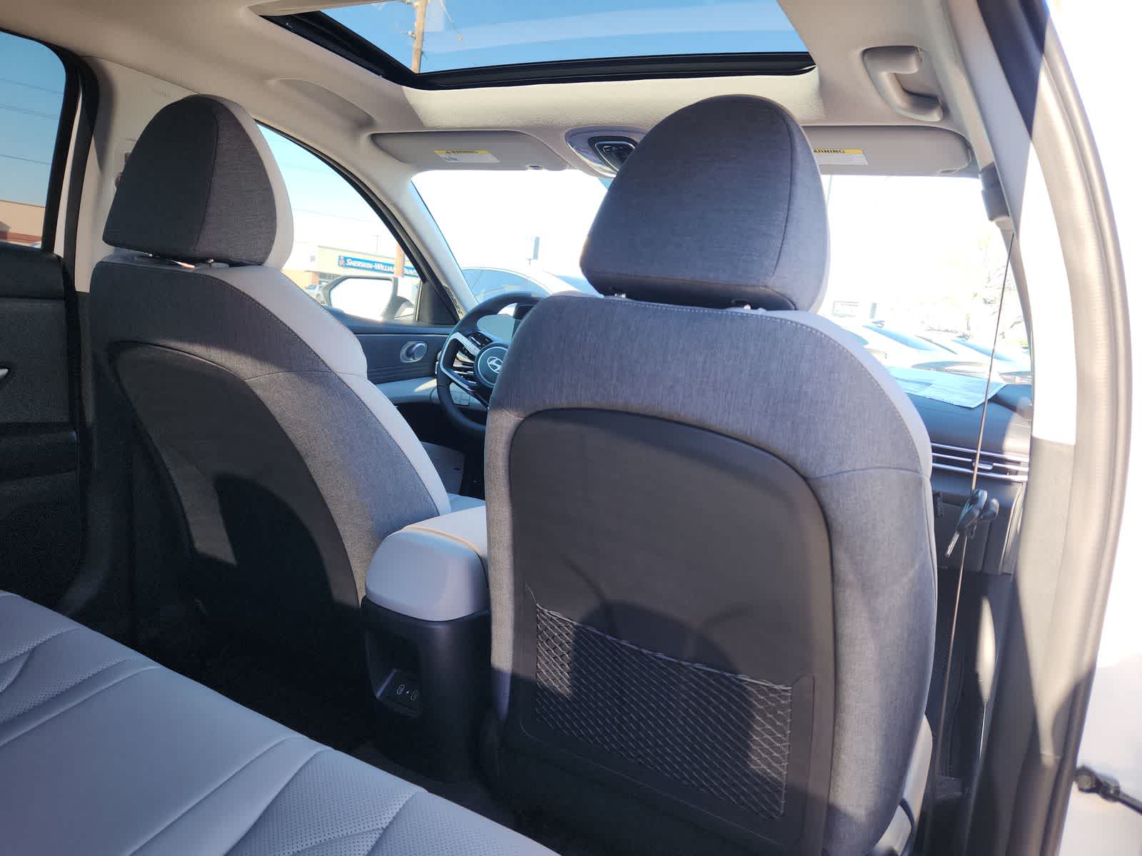 Thumbnail: 2025 Hyundai Elantra - 16