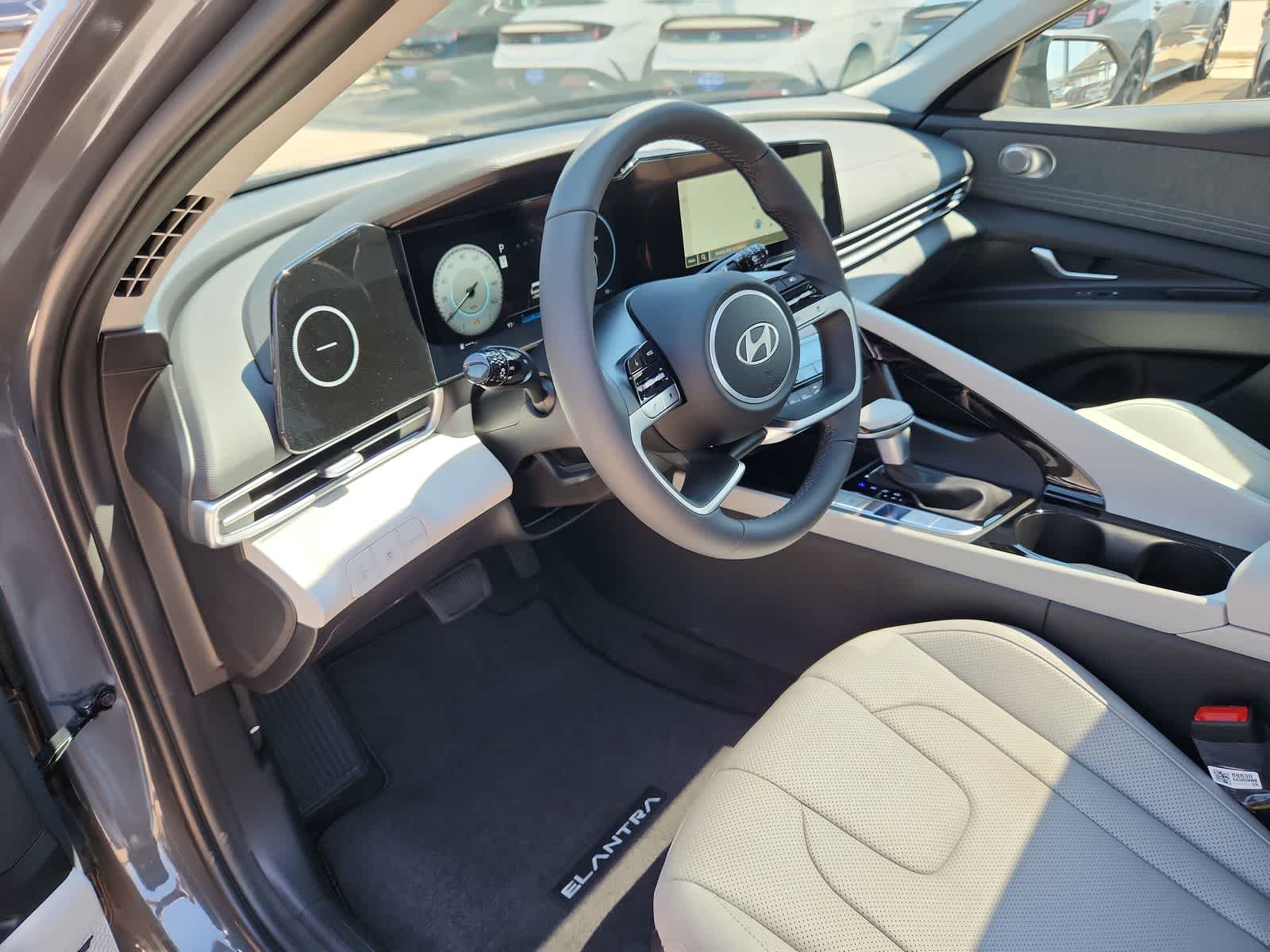 Thumbnail: 2025 Hyundai Elantra - 10