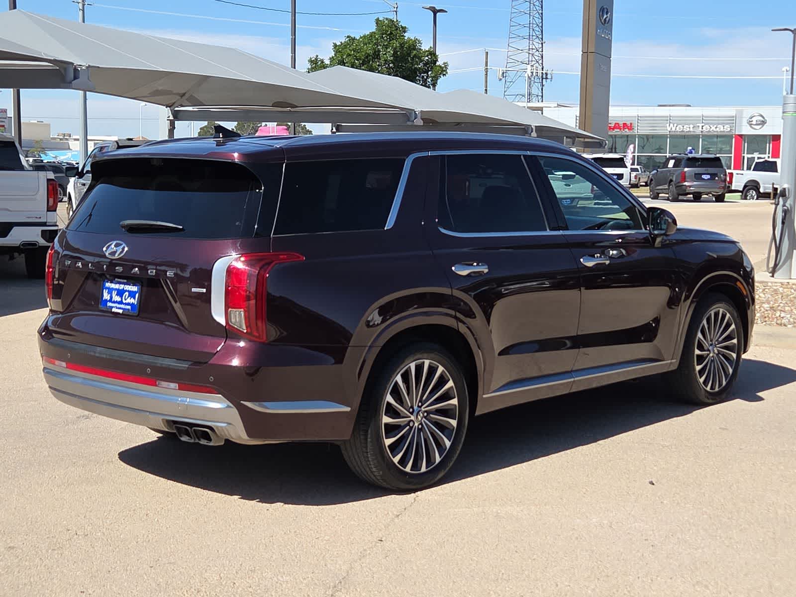 Thumbnail: 2023 Hyundai Palisade - 8