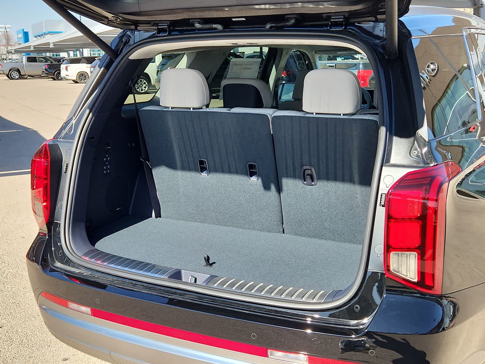 Thumbnail: 2025 Hyundai Palisade - 27