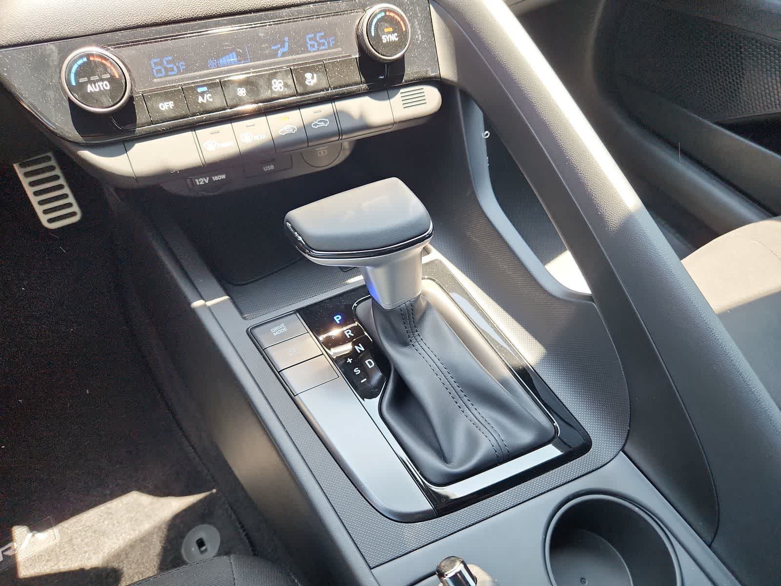 Thumbnail: 2025 Hyundai Elantra - 21