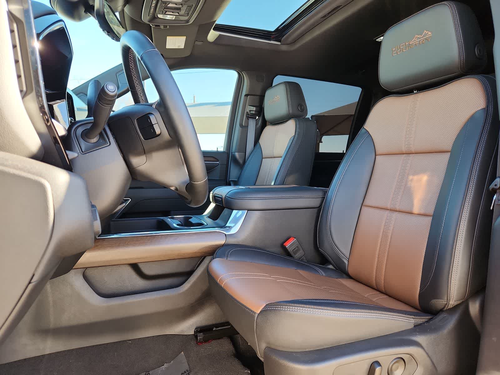 Thumbnail: 2025 Chevrolet Silverado 3500 - 15