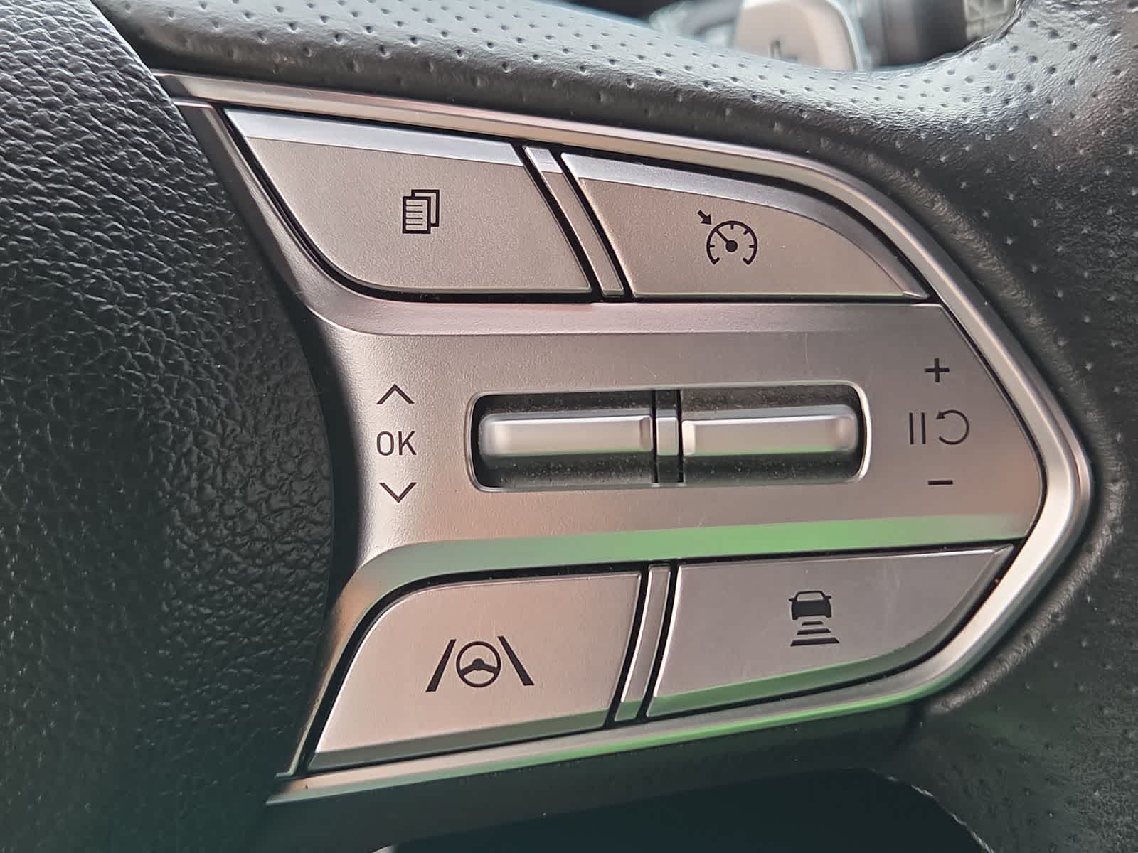 Thumbnail: 2023 Hyundai Santa Fe - 22