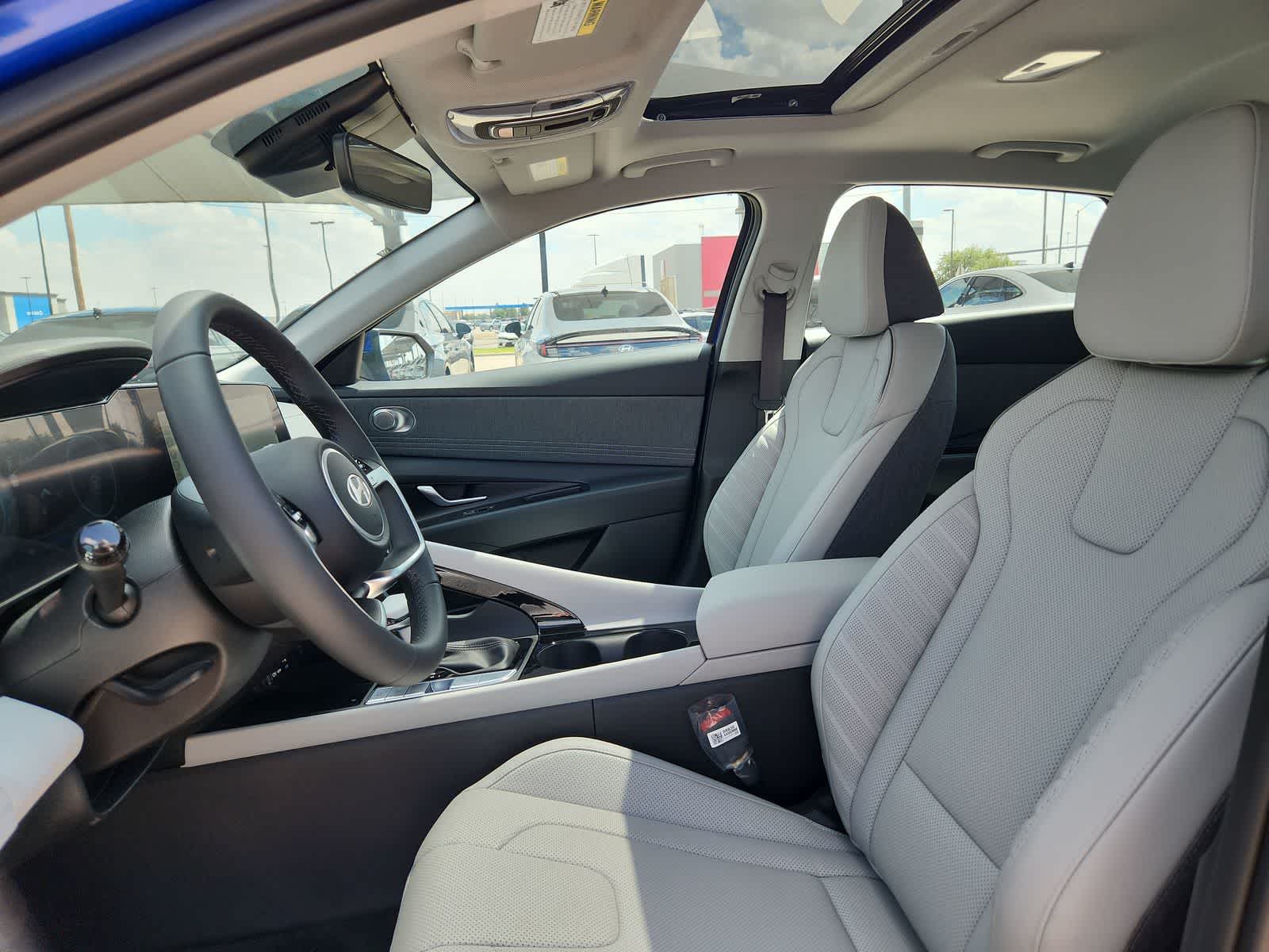 Thumbnail: 2025 Hyundai Elantra - 15