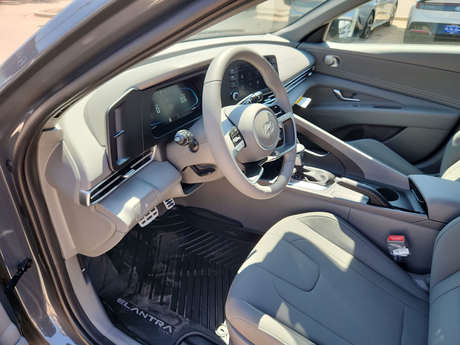 Thumbnail: 2025 Hyundai Elantra - 10