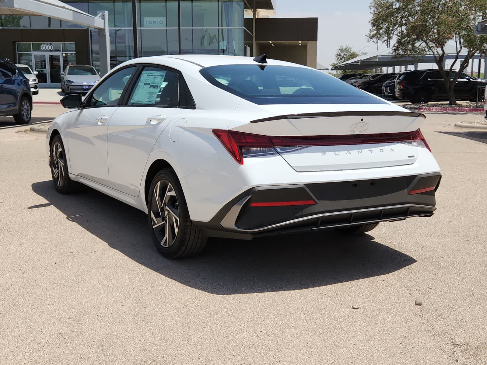 Thumbnail: 2025 Hyundai Elantra - 12