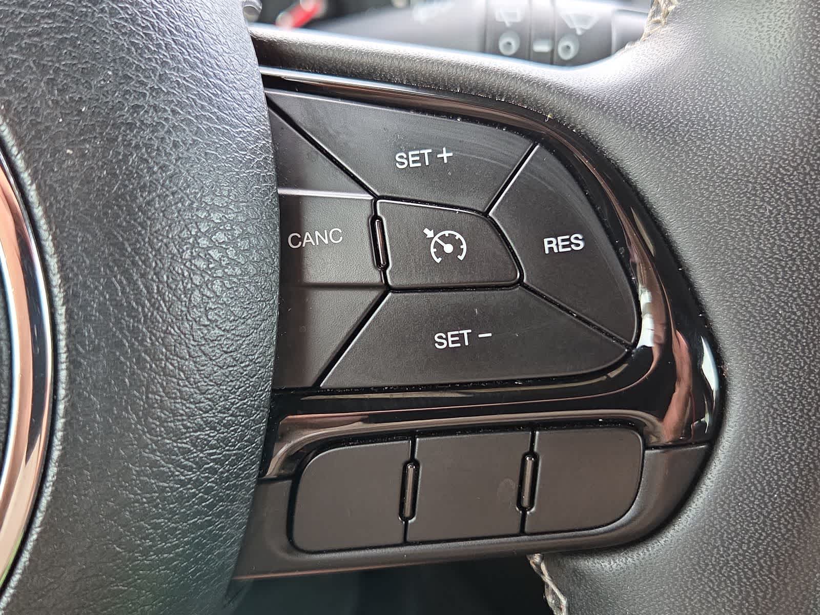 Thumbnail: 2021 Jeep Renegade - 23