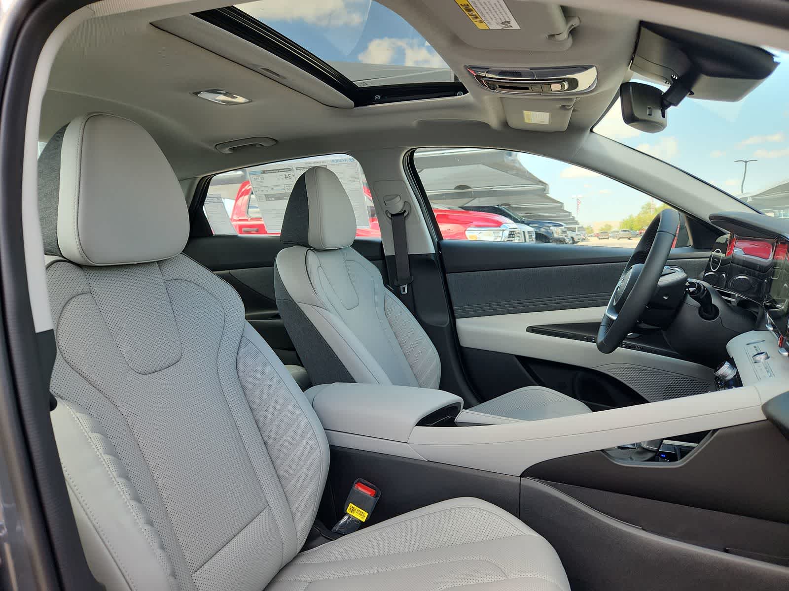 Thumbnail: 2025 Hyundai Elantra - 18