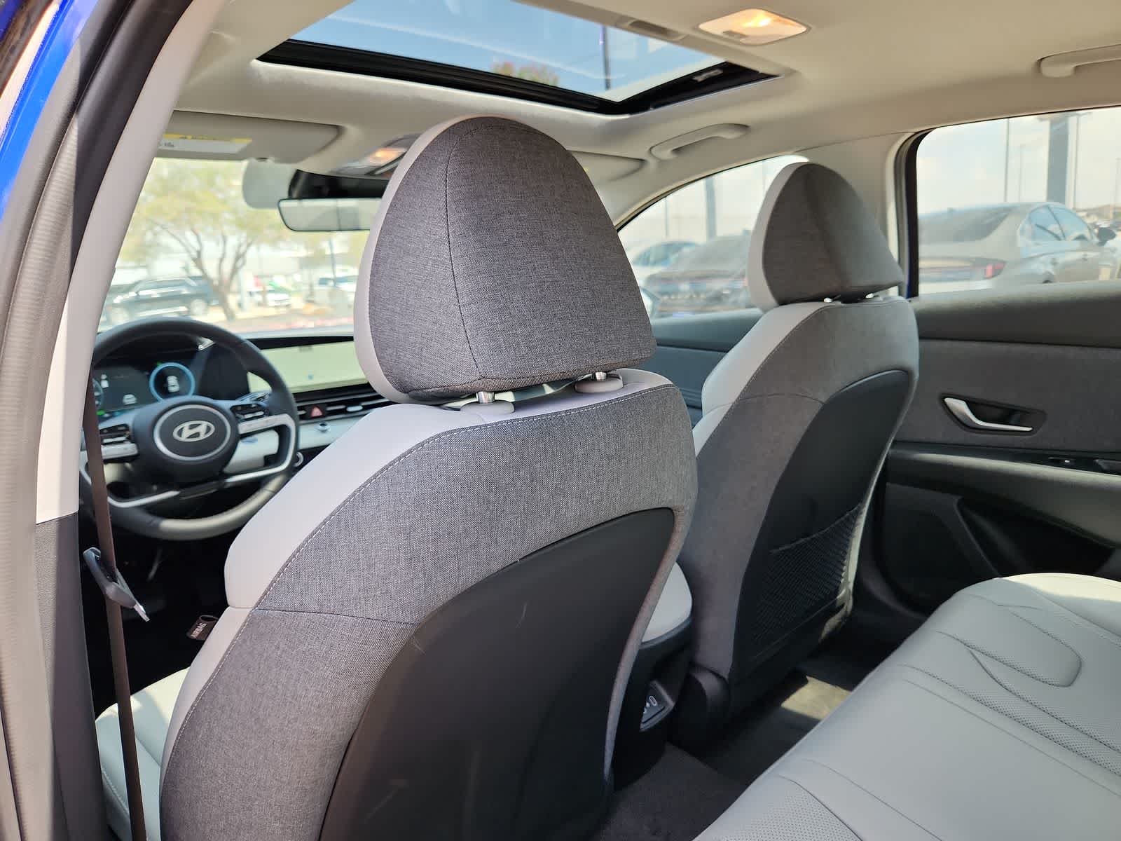 Thumbnail: 2025 Hyundai Elantra - 16