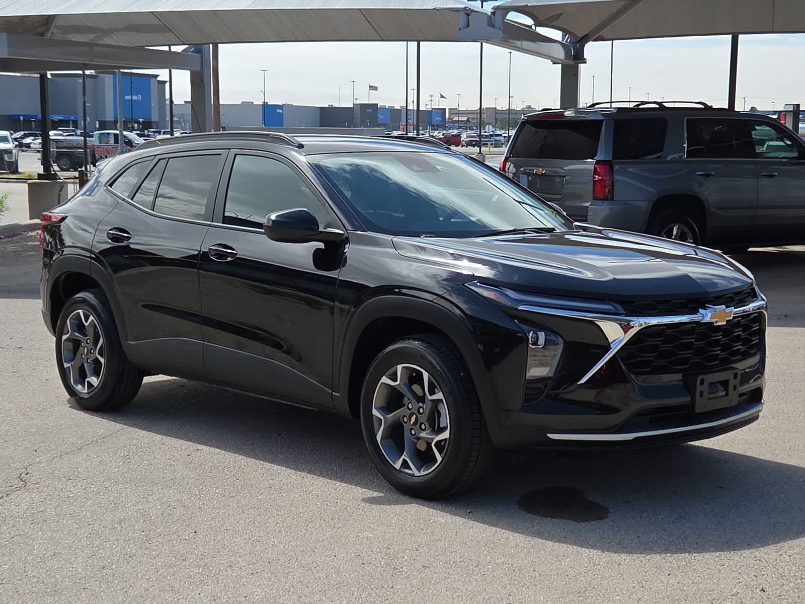 Thumbnail: 2025 Chevrolet Trax - 2