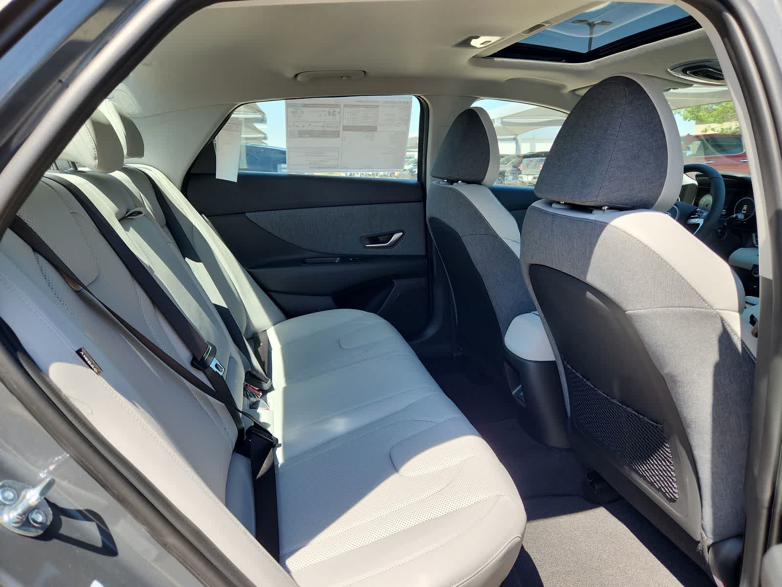 Thumbnail: 2025 Hyundai Elantra - 17