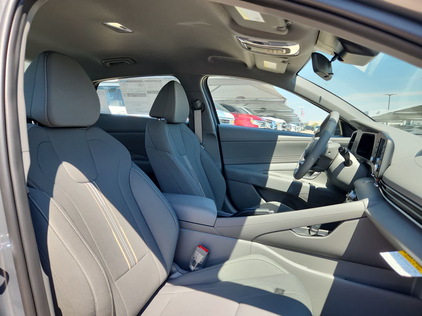 Thumbnail: 2025 Hyundai Elantra - 18