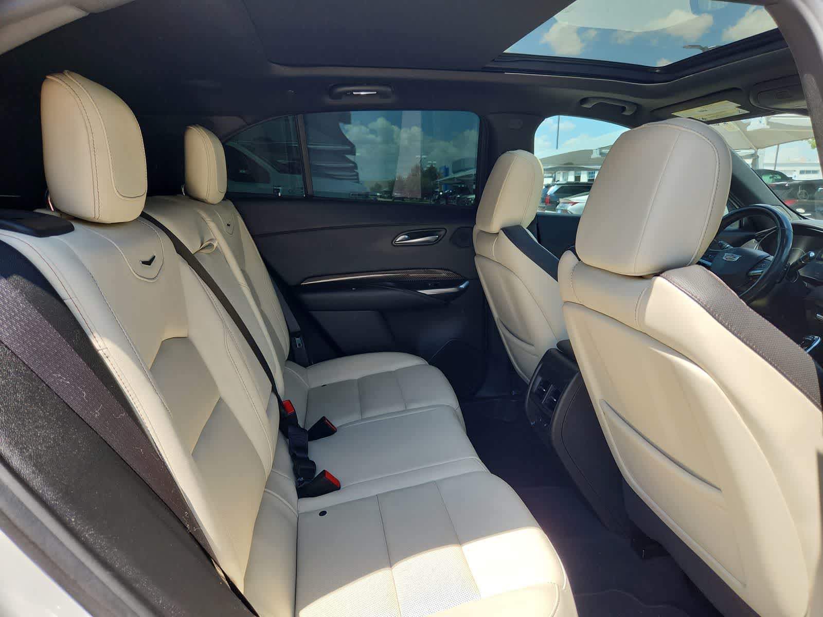 Thumbnail: 2021 Cadillac XT4 - 17