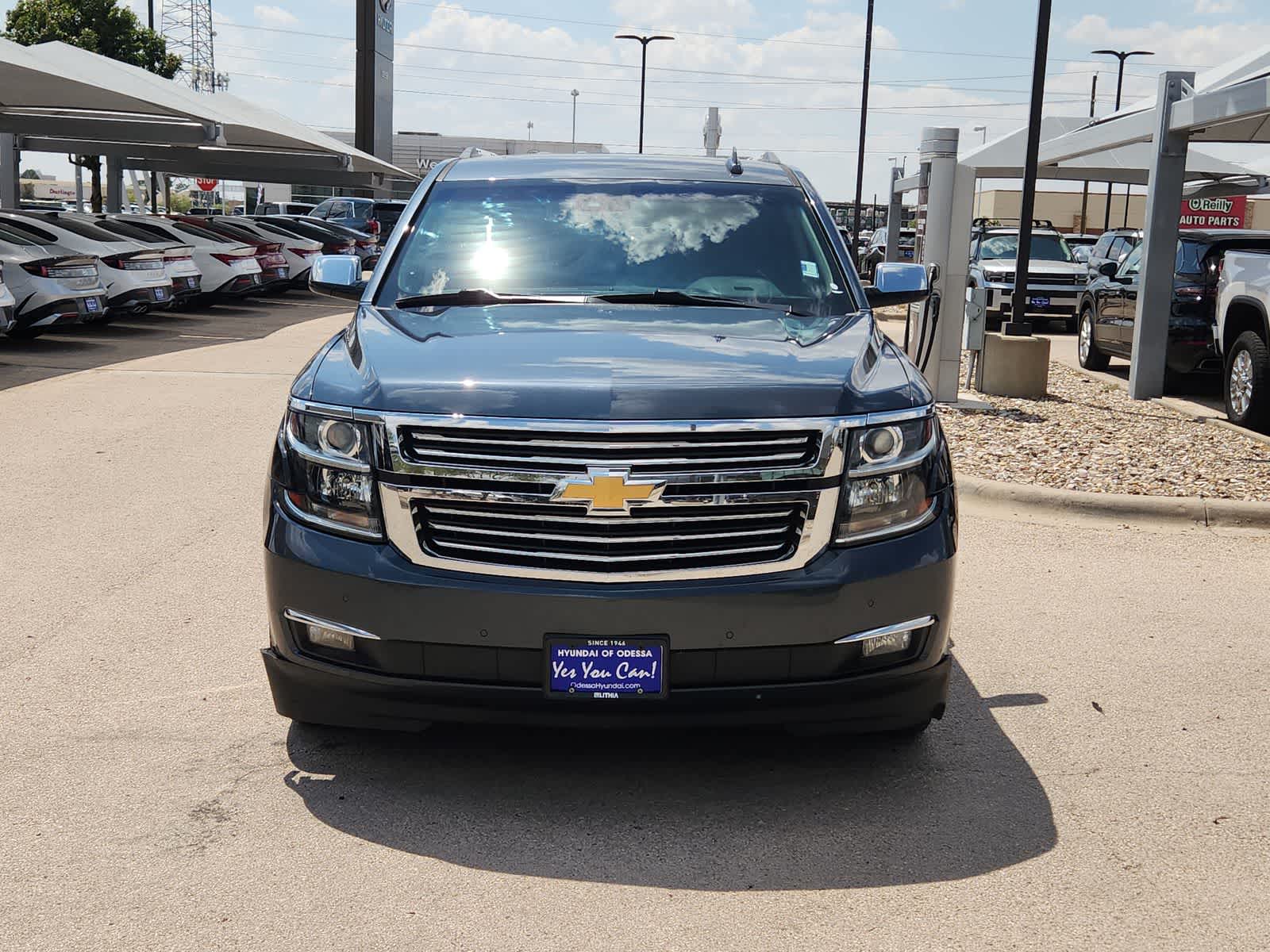 Thumbnail: 2019 Chevrolet Suburban - 3