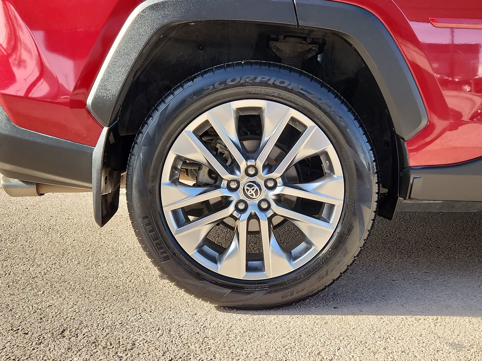 Thumbnail: 2020 Toyota RAV4 - 12