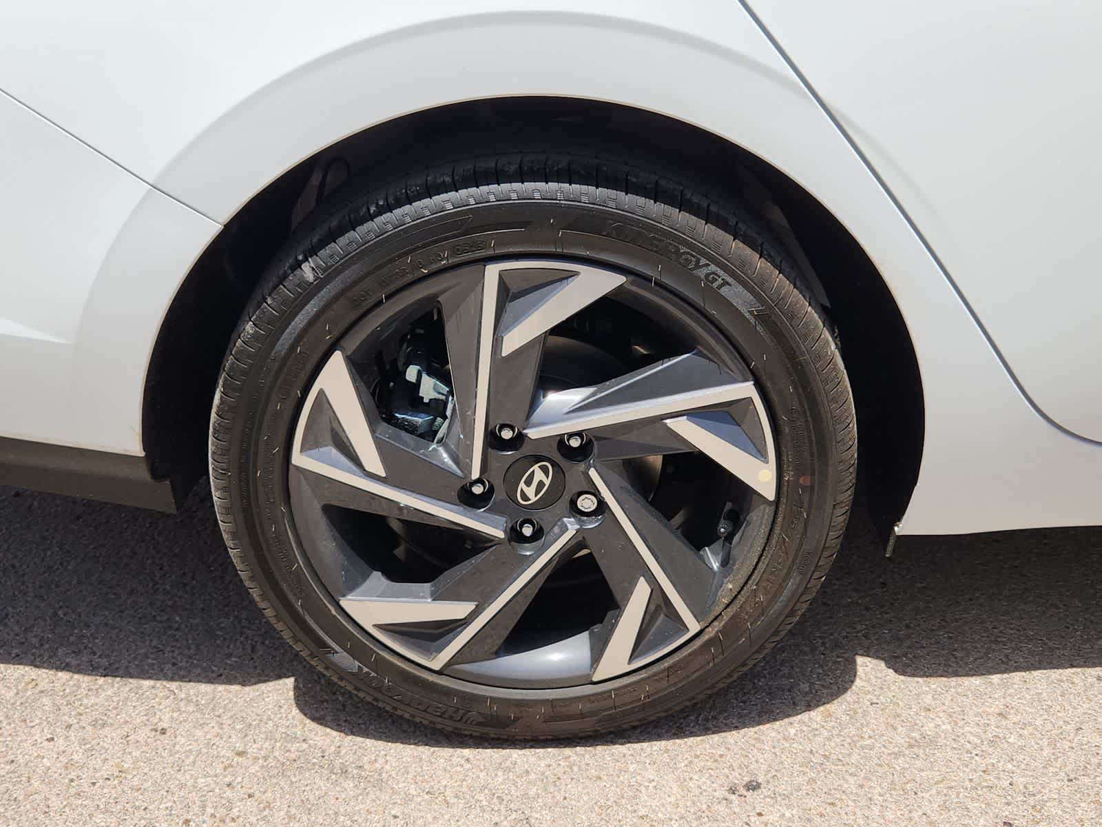 Thumbnail: 2025 Hyundai Elantra - 16