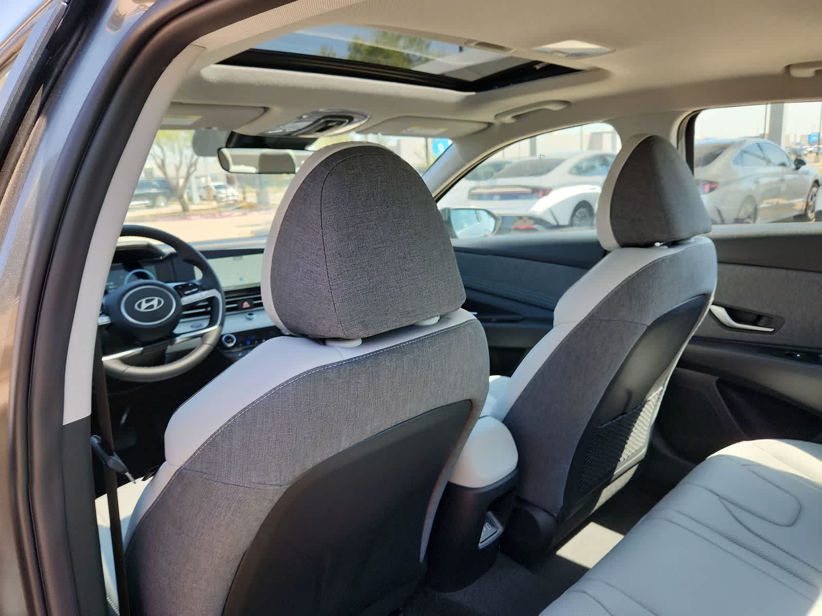 Thumbnail: 2025 Hyundai Elantra - 16