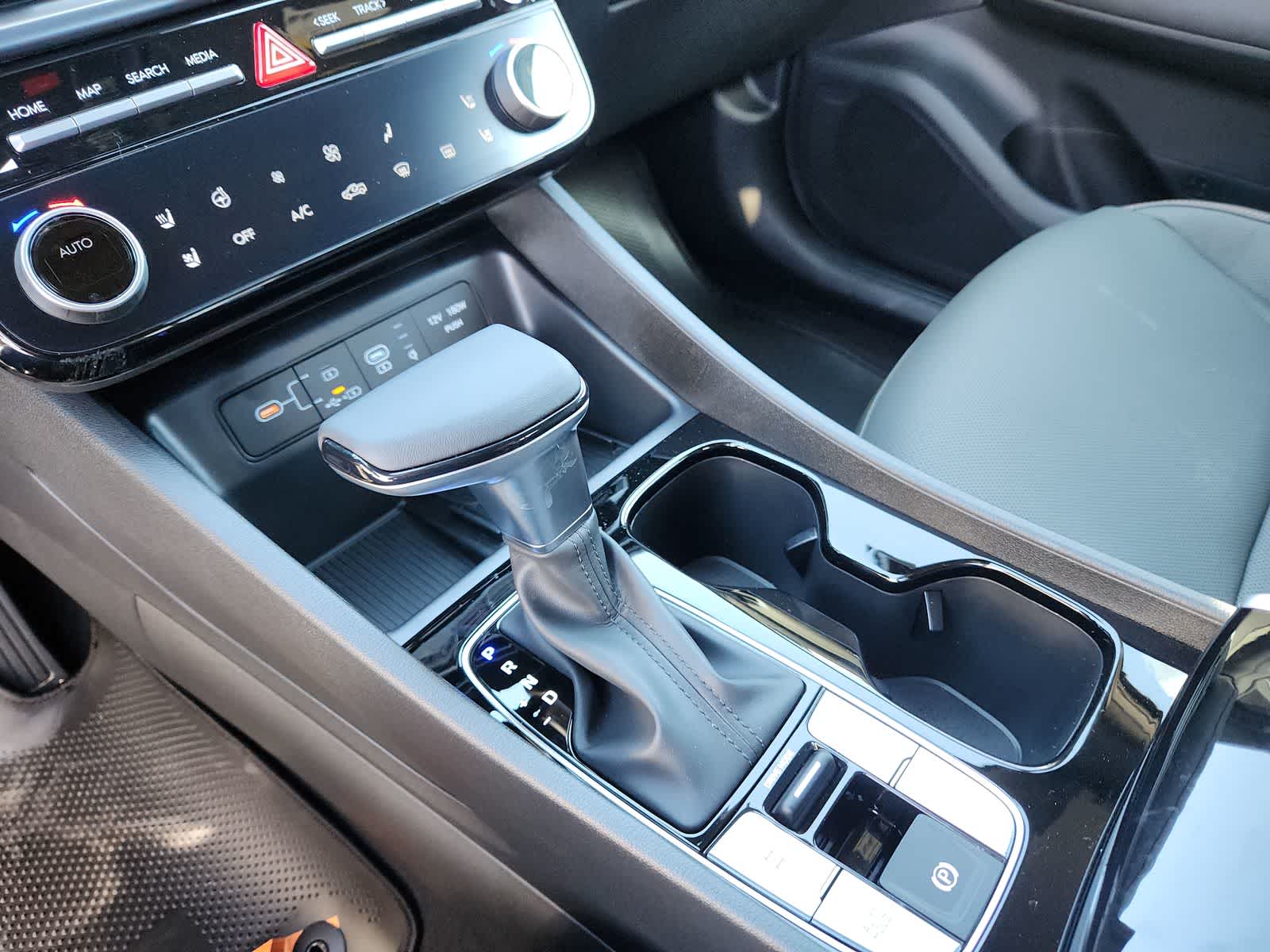 Thumbnail: 2025 Hyundai Santa Cruz - 25