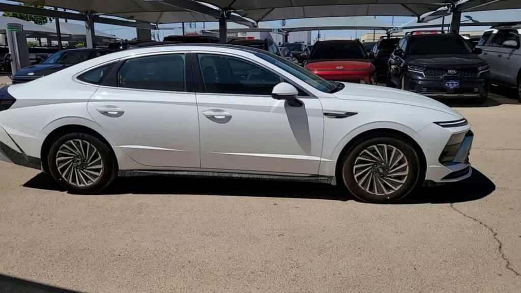New 2025 Hyundai Sonata Hybrid Limited Sedan