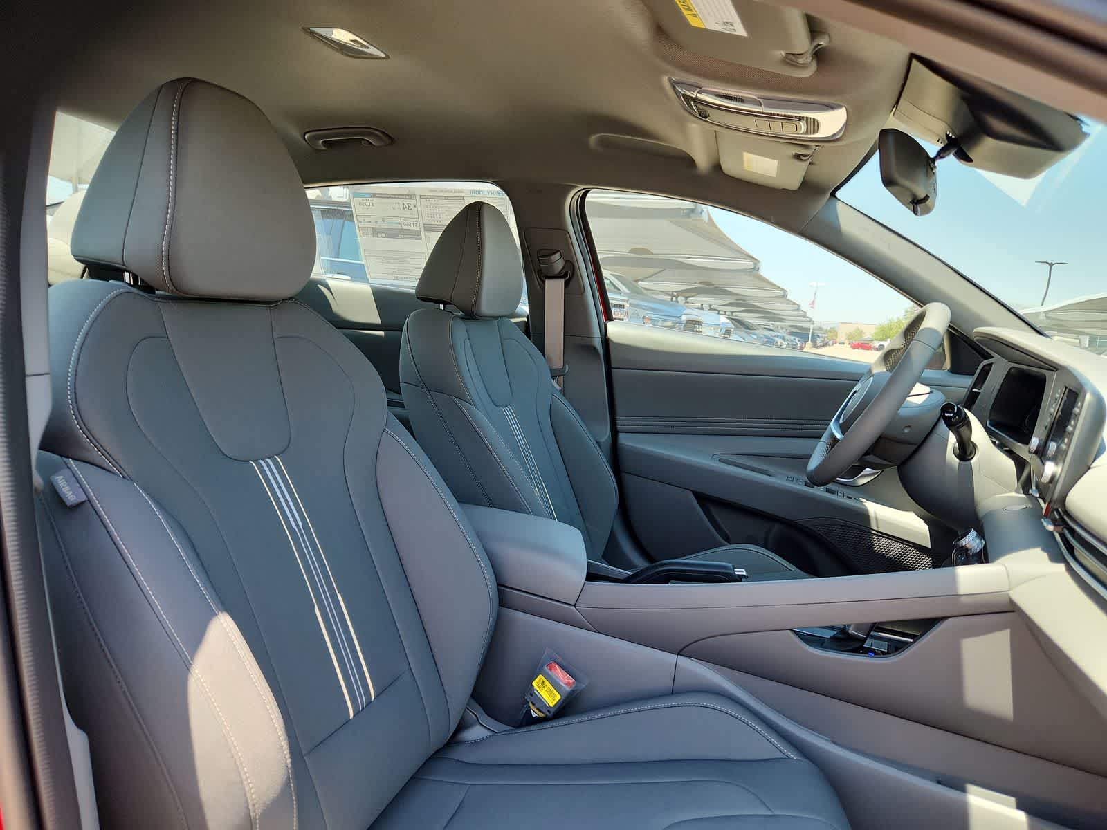 Thumbnail: 2025 Hyundai Elantra - 18
