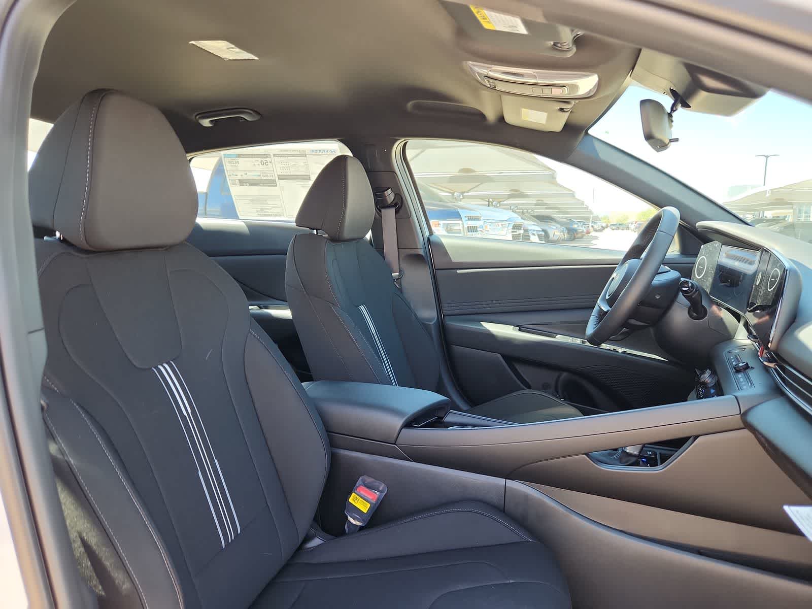 Thumbnail: 2025 Hyundai Elantra - 18