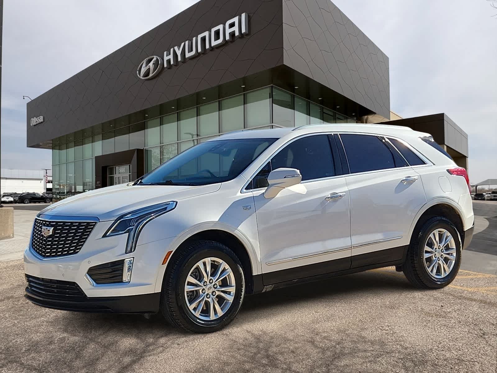 Thumbnail: 2024 Cadillac XT5 - 1
