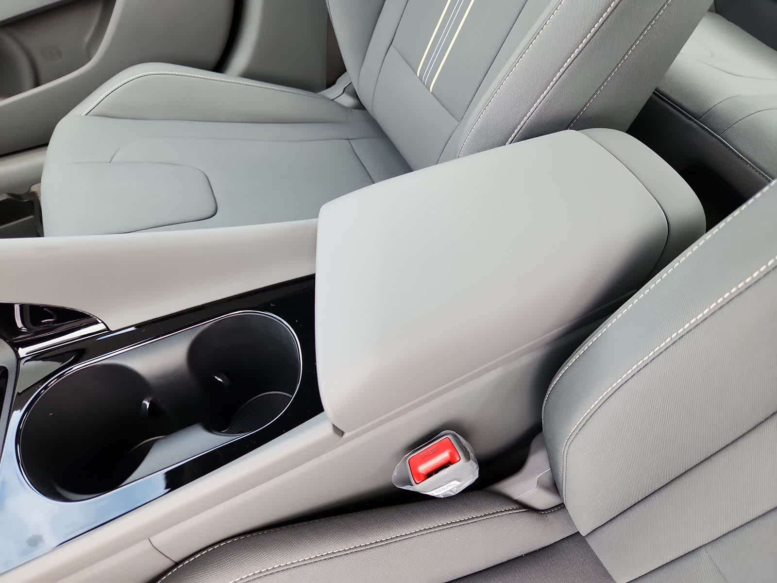 Thumbnail: 2025 Hyundai Elantra - 24