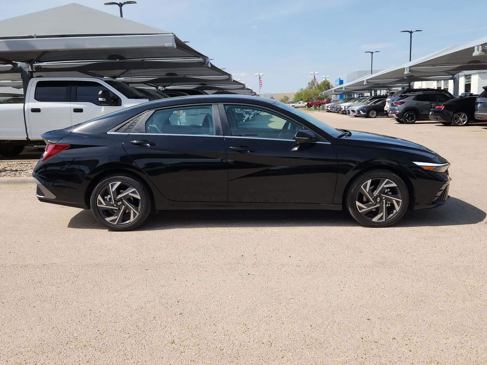 Thumbnail: 2025 Hyundai Elantra - 9