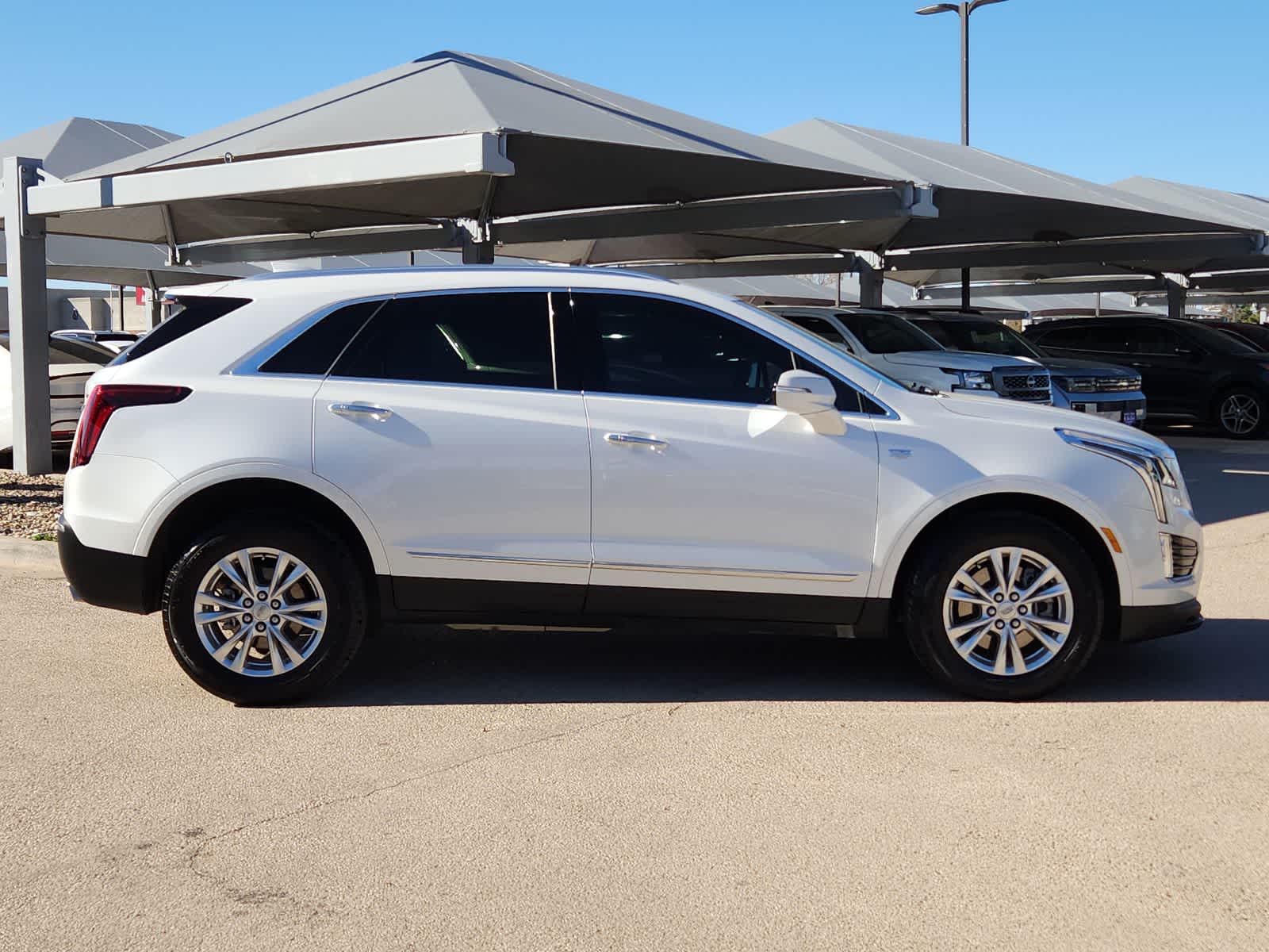 Thumbnail: 2024 Cadillac XT5 - 9