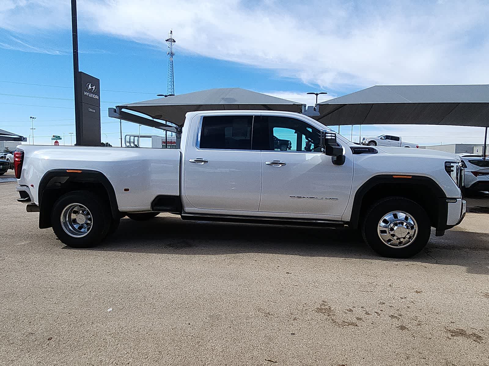 Thumbnail: 2025 GMC Sierra 3500 - 9